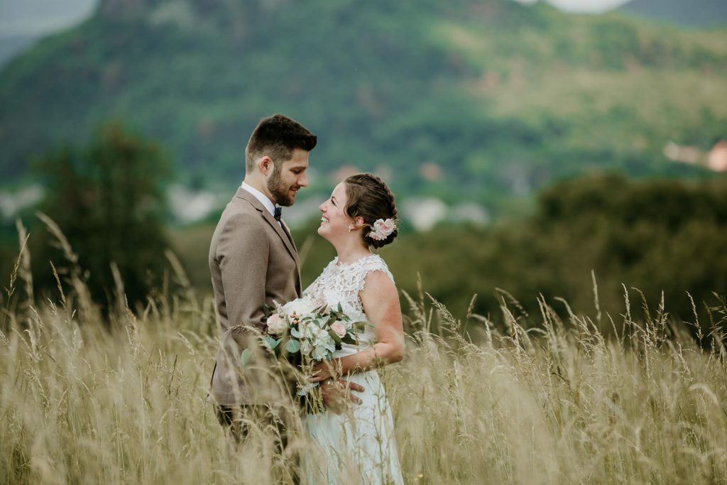 Szőlősi Zsombor | Portré és Esküvő Fotózás Debrecen, vidéki esküvő