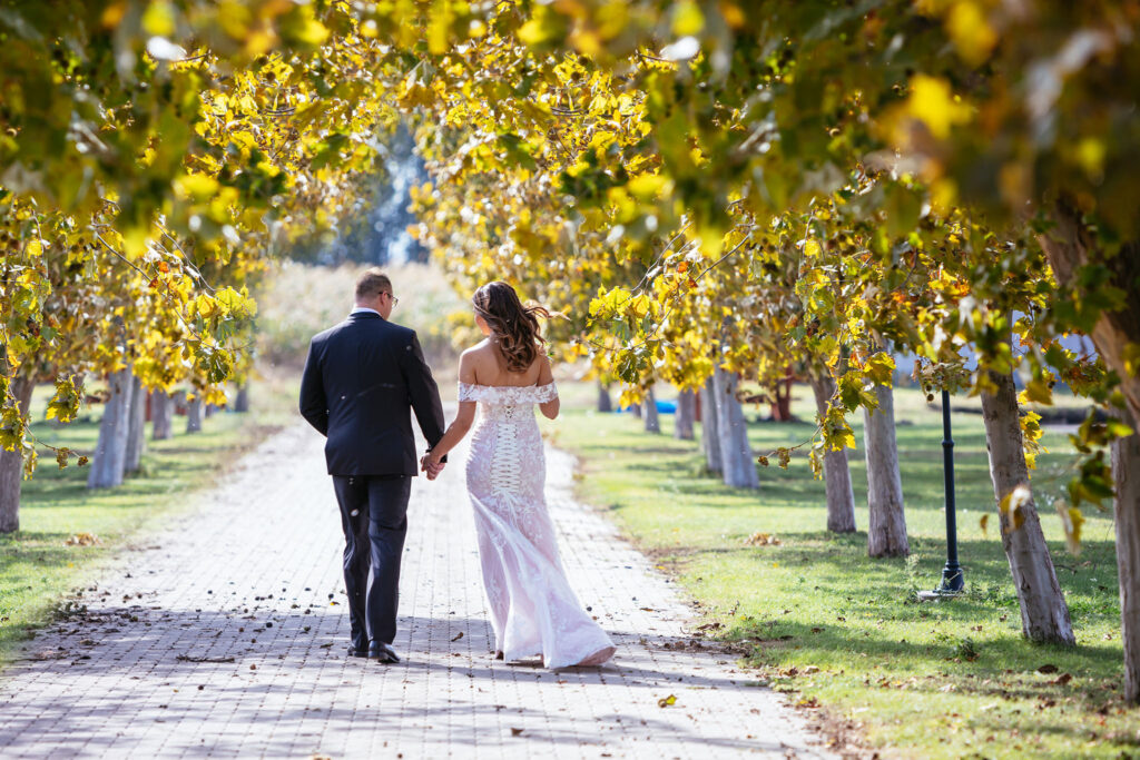 Szőlősi Zsombor | Portré és Esküvő Fotózás Debrecen, vidéki esküvő