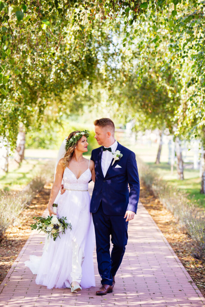 Szőlősi Zsombor | Portré és Esküvő Fotózás Debrecen, vidéki esküvő