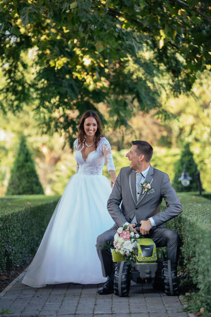 Szőlősi Zsombor | Portré és Esküvő Fotózás Debrecen, vidéki esküvő