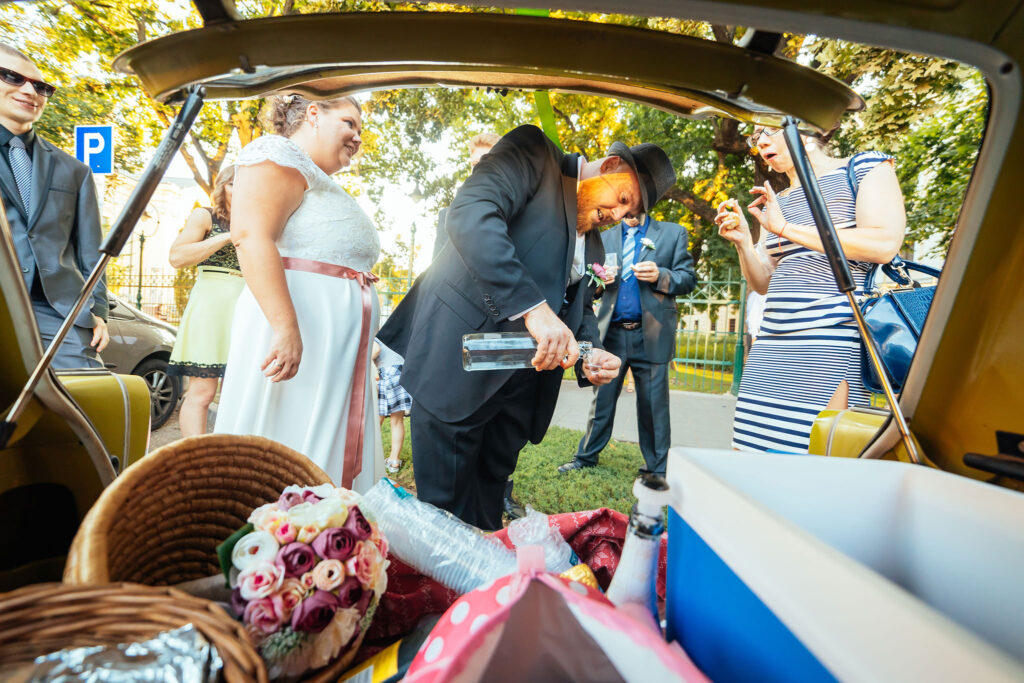 Szőlősi Zsombor | Portré és Esküvő Fotózás Debrecen, vidéki esküvő