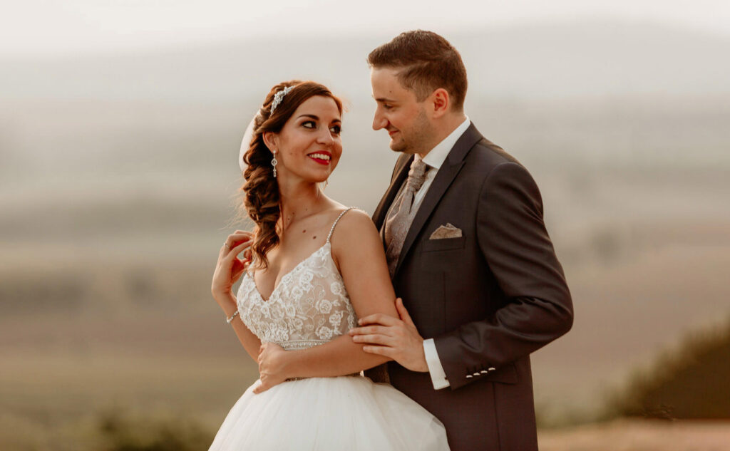 Szőlősi Zsombor | Portré és Esküvő Fotózás Debrecen, vidéki esküvő