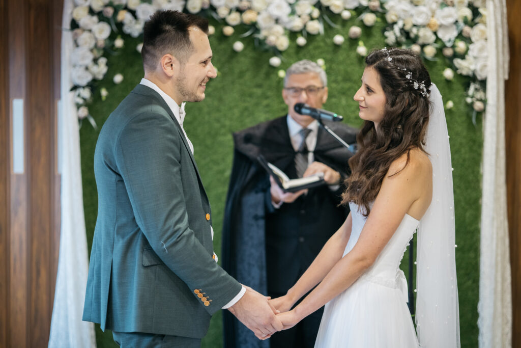 Szőlősi Zsombor | Portré és Diszkrét esküvői fotózás